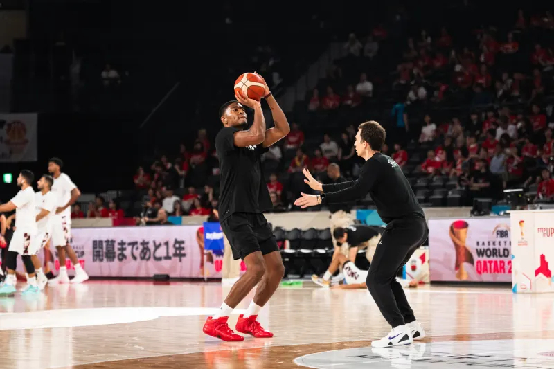 全阵容日本半场领先练兵卡塔尔19分。八村依旧无解，19分4篮板2助攻1断3帽，9