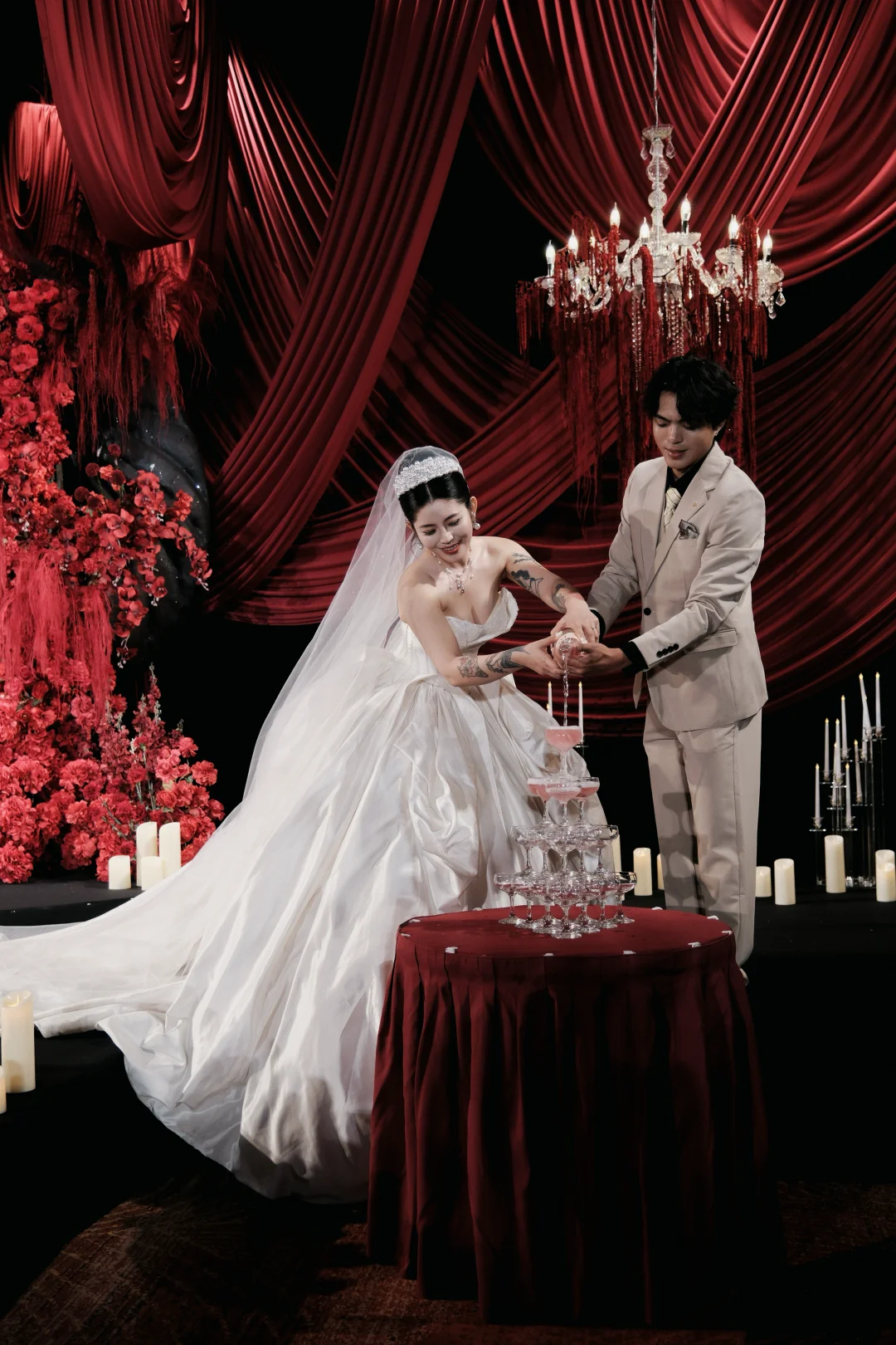 与众不同的红黑撞色婚礼