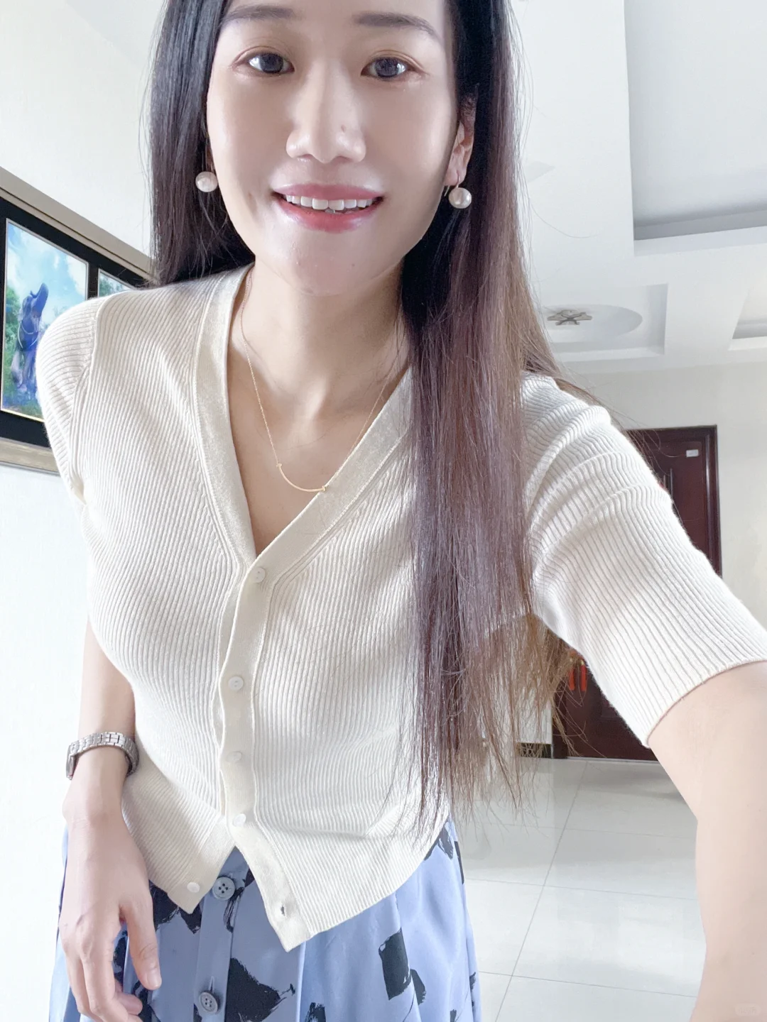 今天上班穿了什么：针织小衫+真丝半裙