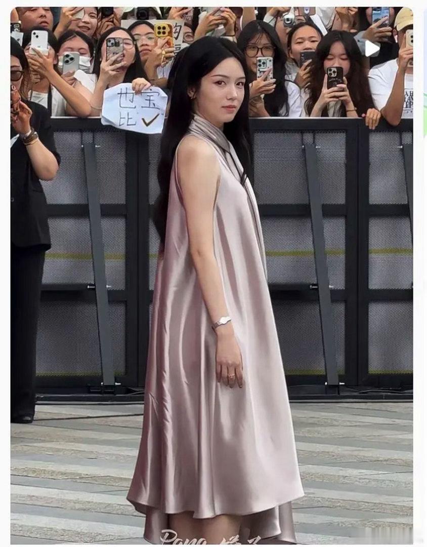 果然人一闲下来就容易发胖，《为有暗香来》一度以为周也又行了，结果还是烂泥扶不上墙