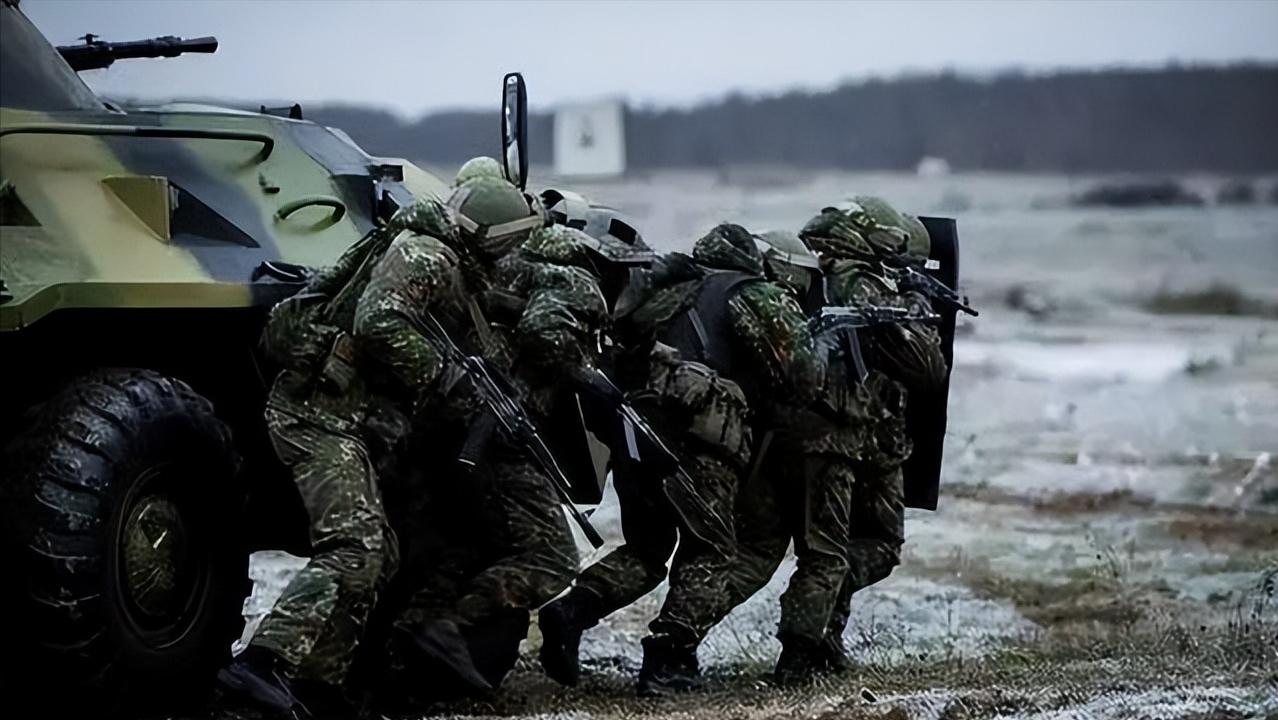 法国总统声称欧洲26个国家，将共同出兵乌克兰！话音刚落，俄罗斯总统就做出表态，任