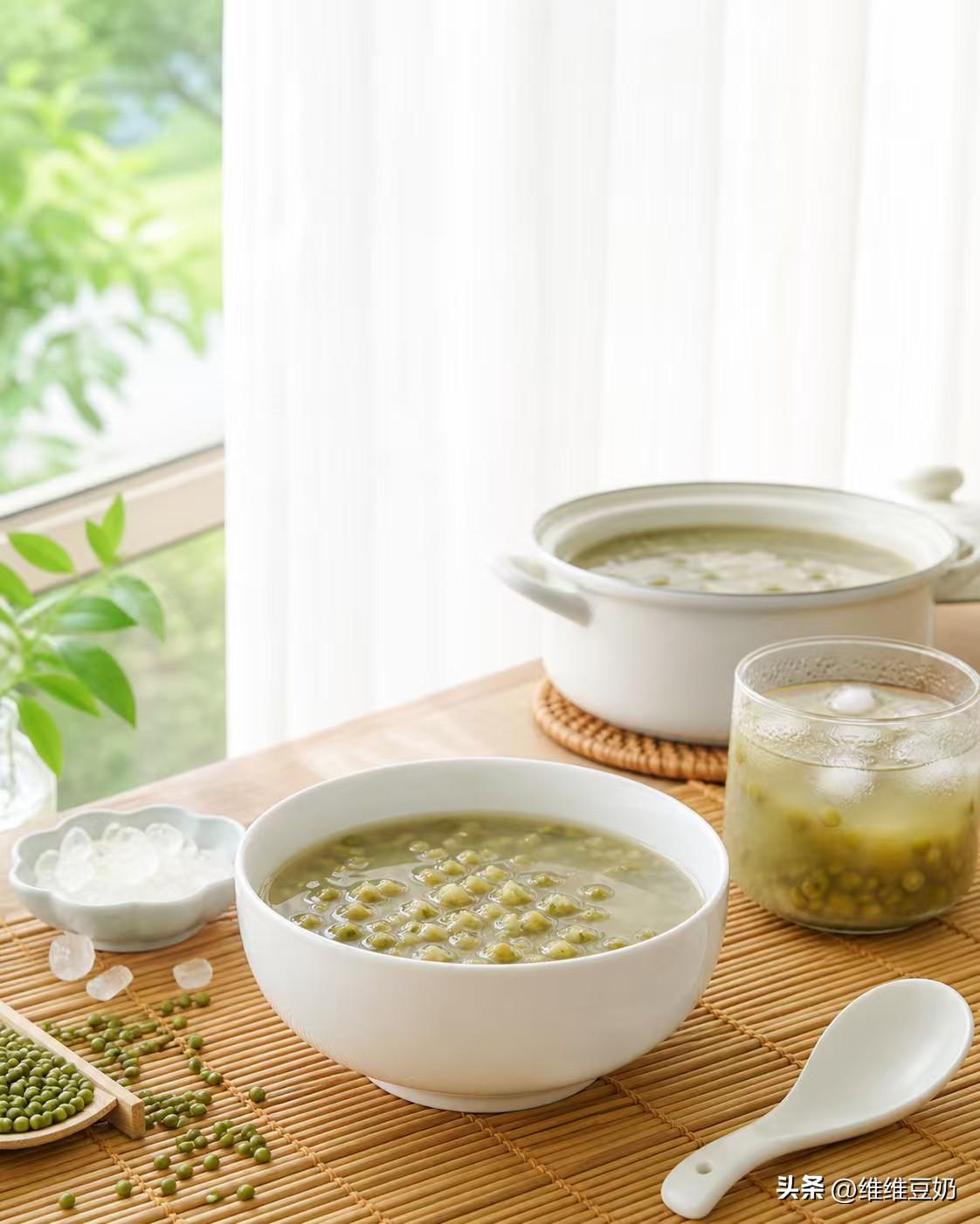 消暑的绿豆汤煮多长时间好?
三伏天一到，家里的锅里总想煮点绿豆汤。外面热浪滚滚，