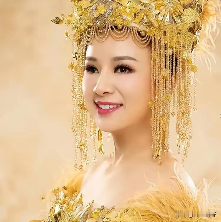 7年前，盲人女歌手刘赛不顾反对，把自己嫁给这个一贫如洗的农村小伙。愿意倒贴一套婚