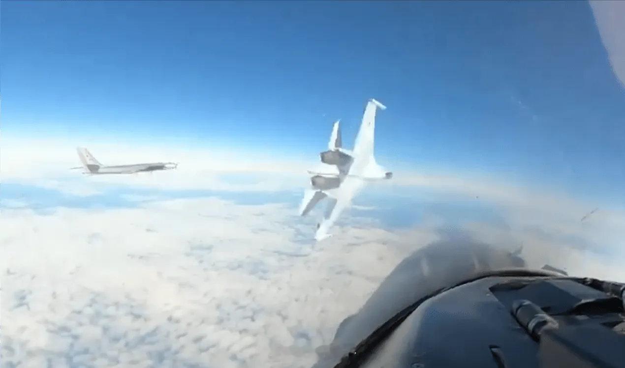 火药味拉满！美国拦截多架俄罗斯军机！这次俄空军战略编队出现在阿拉斯加的空中，虽然