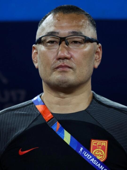 马德兴：上村小白一个 毁了国少球员