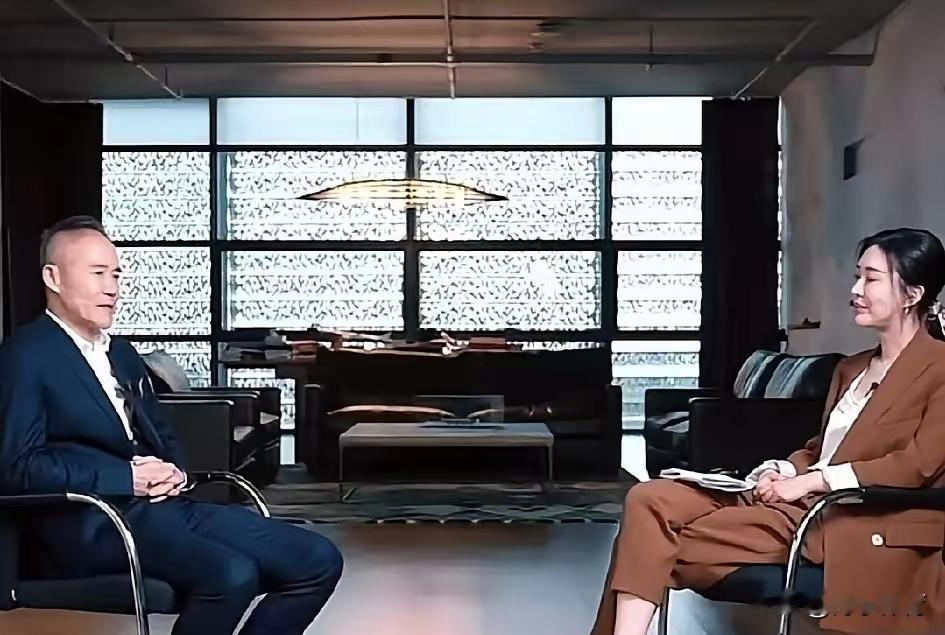 74岁王石对43岁妻子说“你不够格”，豪门婚姻的真相藏在这句话里。
他刚完成第1