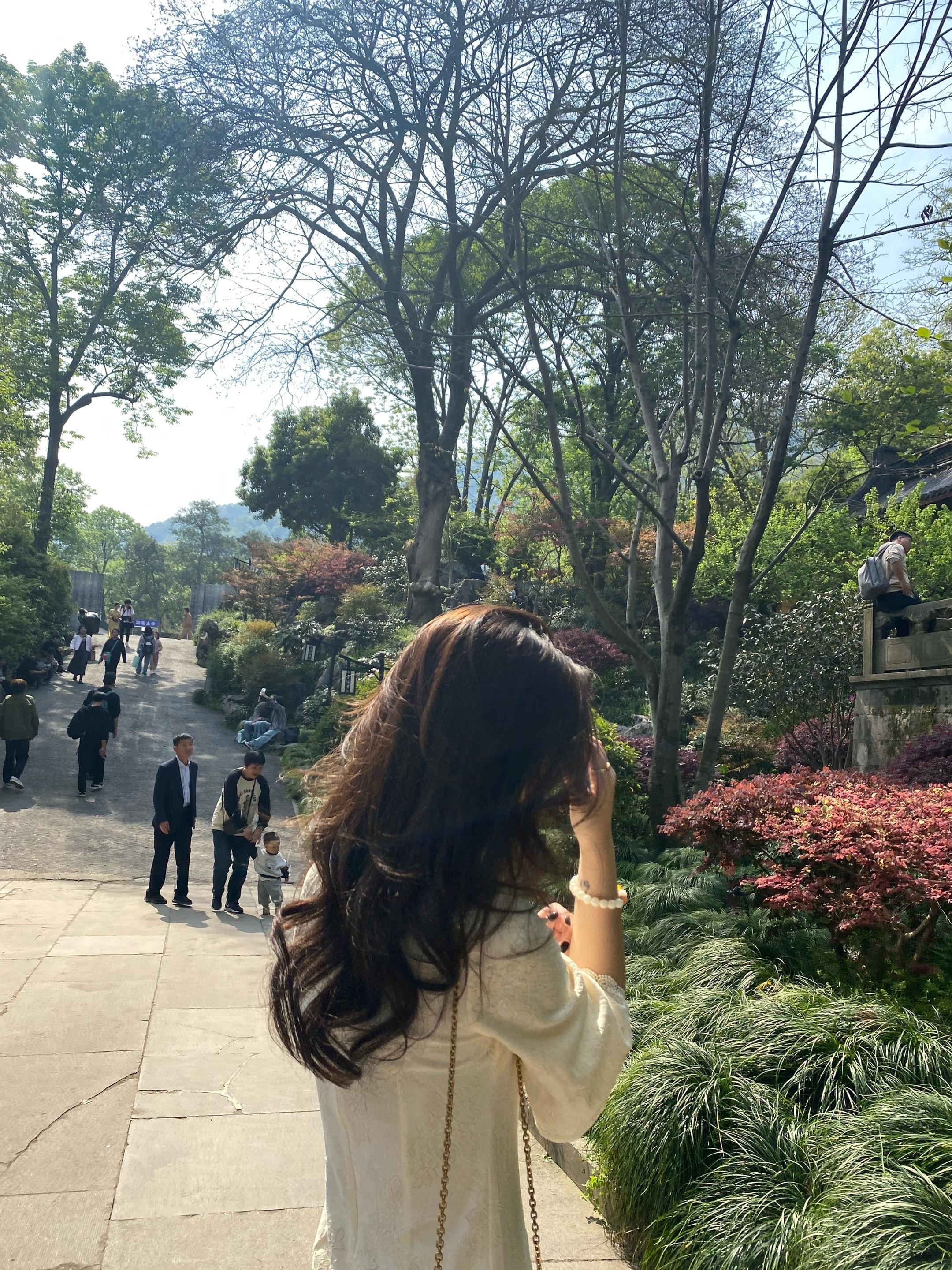 我喜欢给我昂贵东西的人就比如时间尊重支持 耐心宠爱 信任和陪伴这些会让...