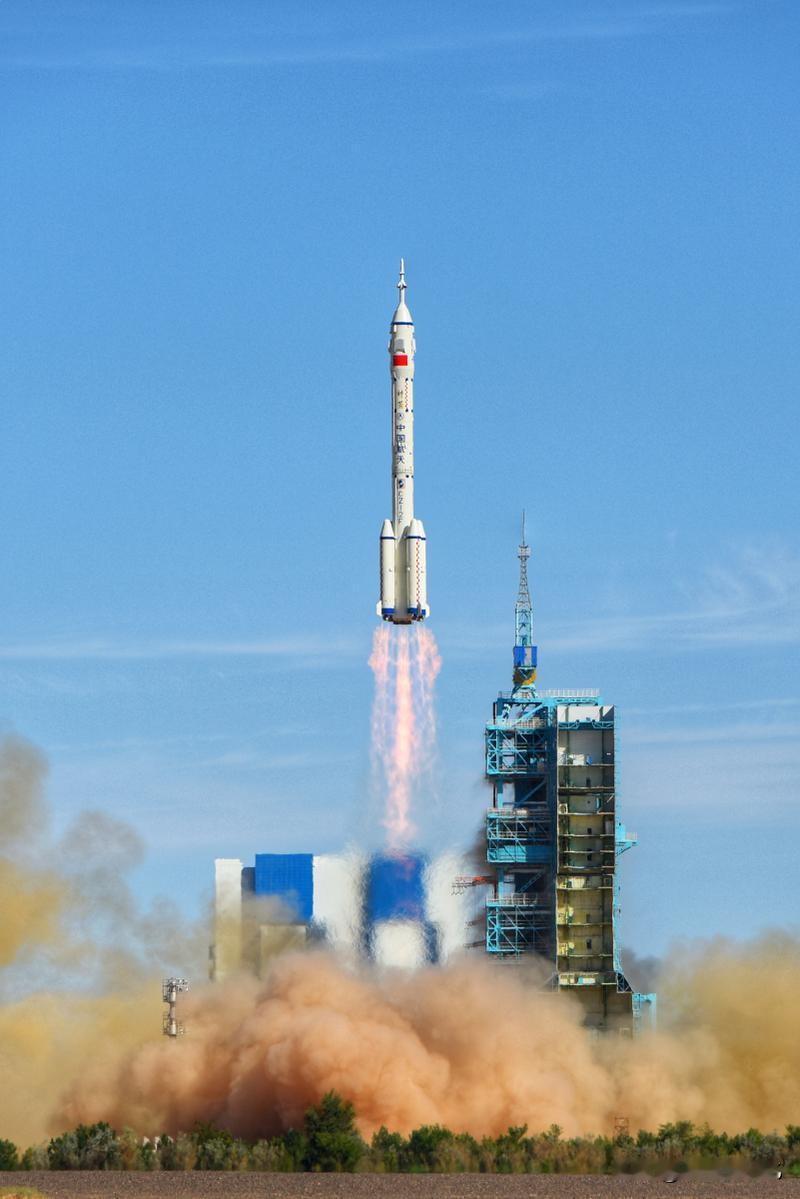 家人们，从嫦娥奔月起，登月就一直是中国人的梦想。想送中国人上月球？先得造出“大力