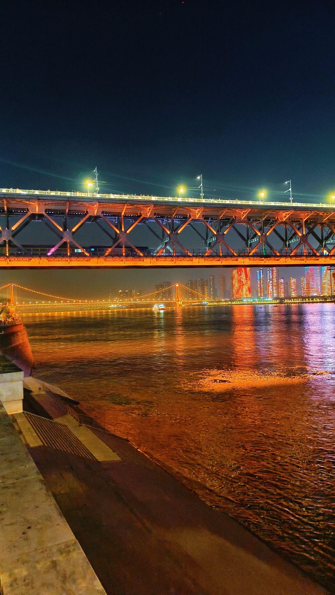 如果你到不了武汉，我把长江大桥拍给你看。