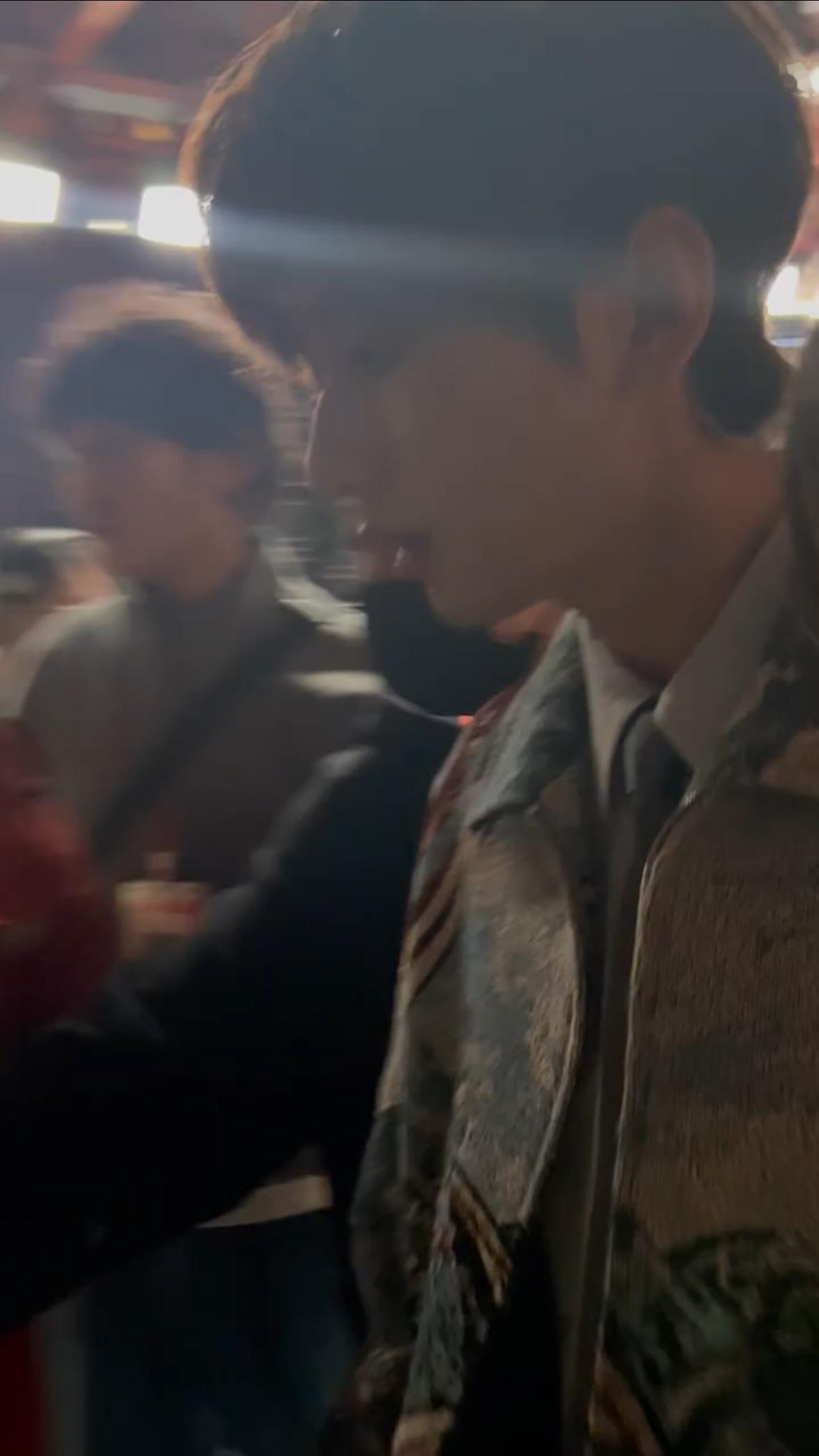 半夜不睡又刷到好东西绝美侧颜 