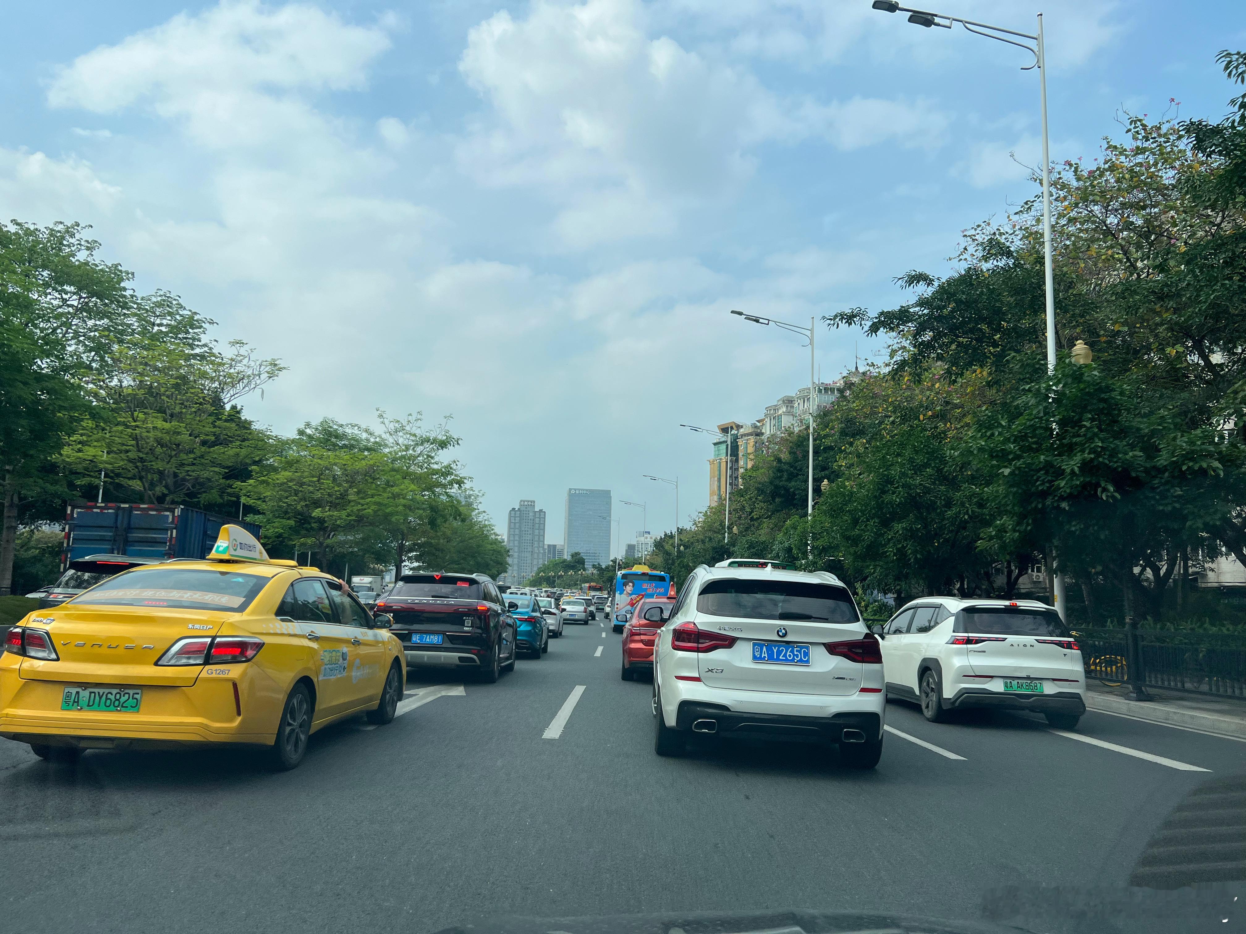 今天什么日子啊，第一次见广州大桥这么塞车 广州