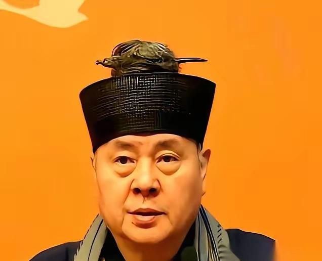 聊个狠人吧，中国道教协会里的一个“非典型”大佬，张高澄。
先别急着想什么仙风道骨