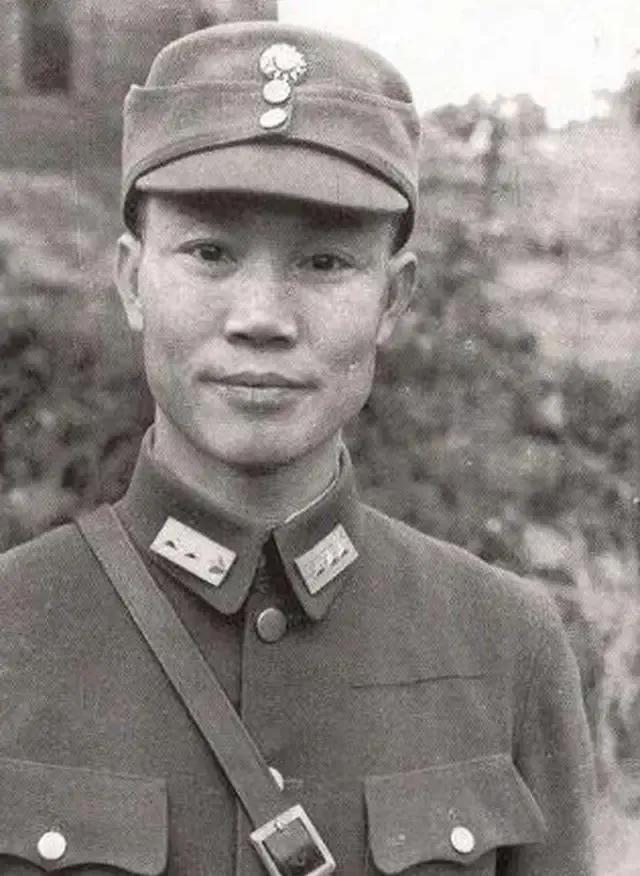 淮海战役中，乘坐新坦克的黄维被俘，而乘坐旧坦克的胡琏则逃之夭夭，时也命也！
在双