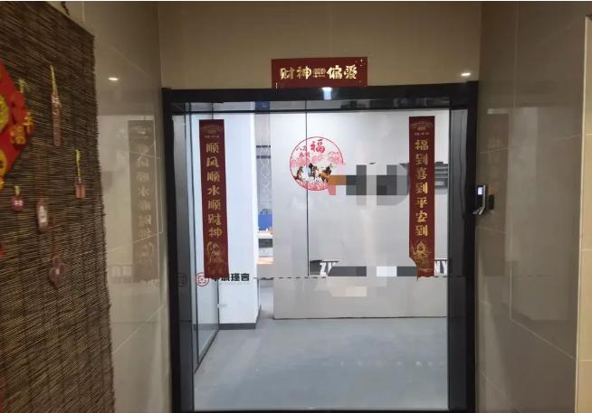 陕西西安，一男子出售了套 价值365万的商铺，可买家当时只付了 20 万首付，剩