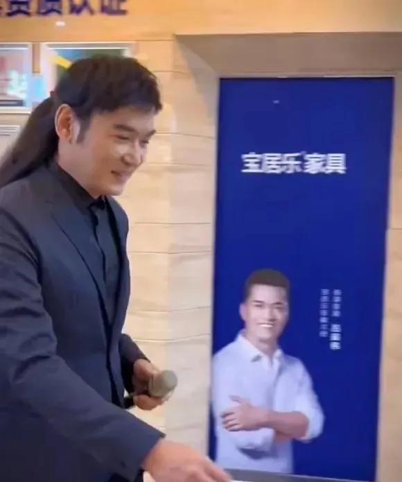 焦恩俊的近照🈶，年轻的时候，他是真的好帅呀！一出道就迷倒了两岸三地一大批的人，