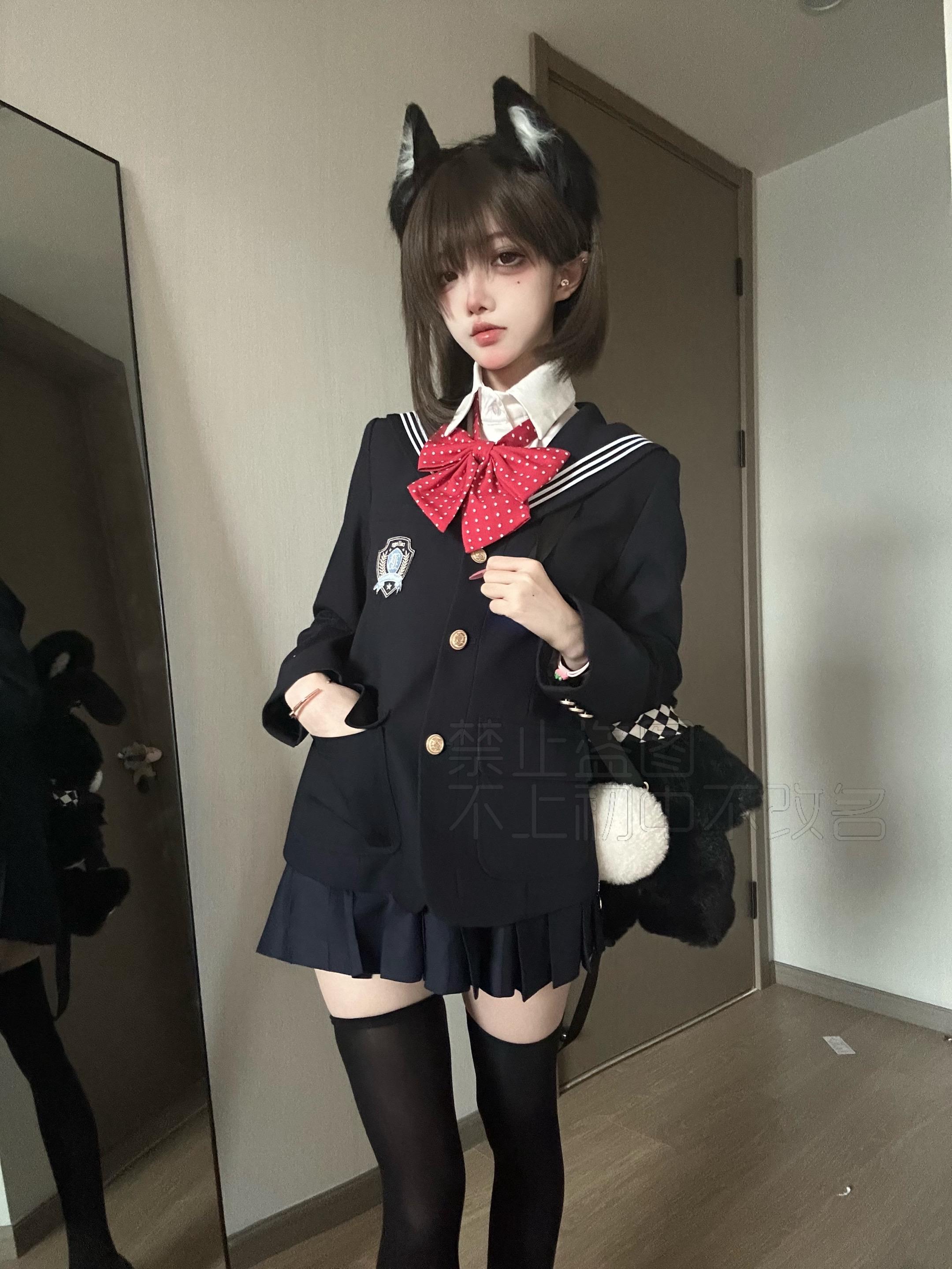 围着我转就行了 你哪来那么多自己的事情。