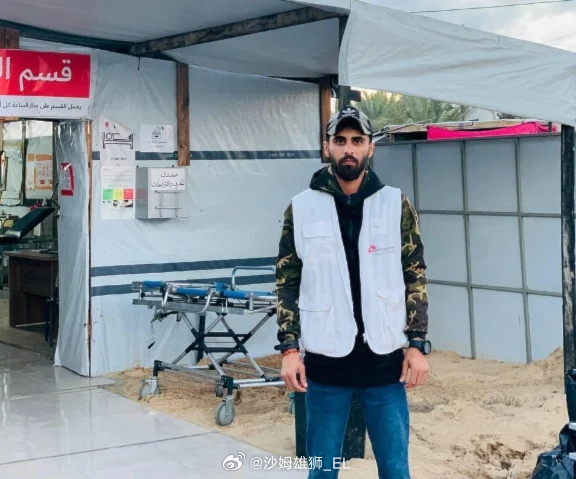 无国界医生组织（MSF ）的一名员工阿卜杜拉·哈马德前天在加沙地带南部的汗尤尼斯