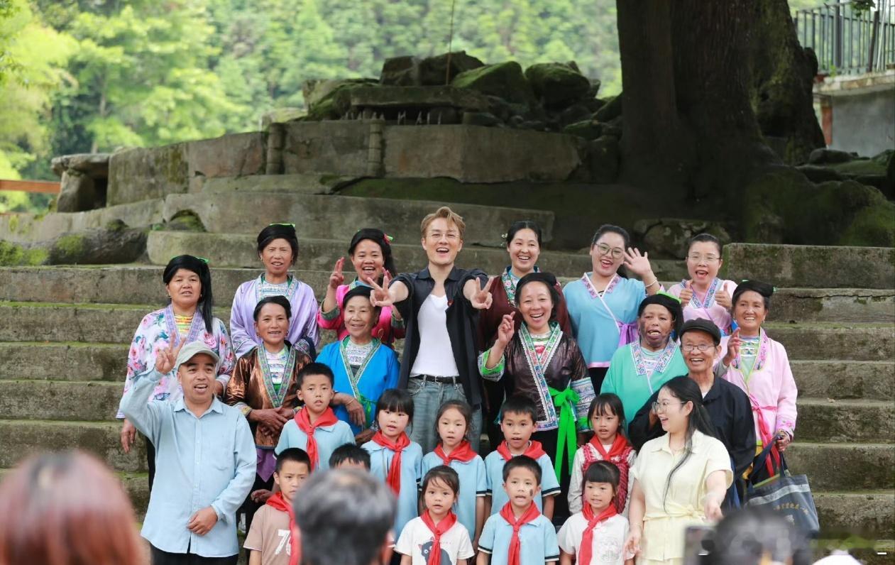 吴克群说流量没有温度人心才有吴克群希望自己只是引流的人 从前听《为你写诗》是情歌