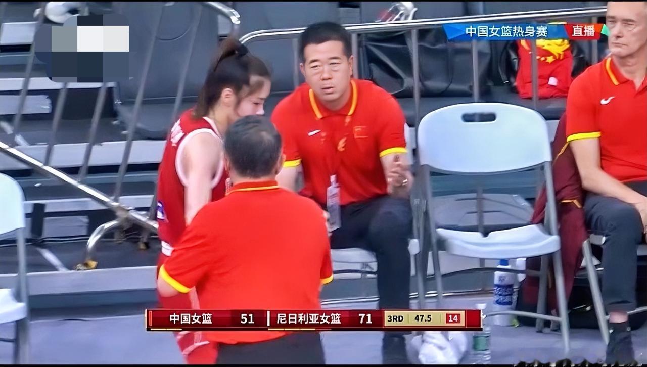 这比赛我本是来看张子宇的，没上场也就算了，可少了张子宇的女篮面对尼日利亚女篮打成
