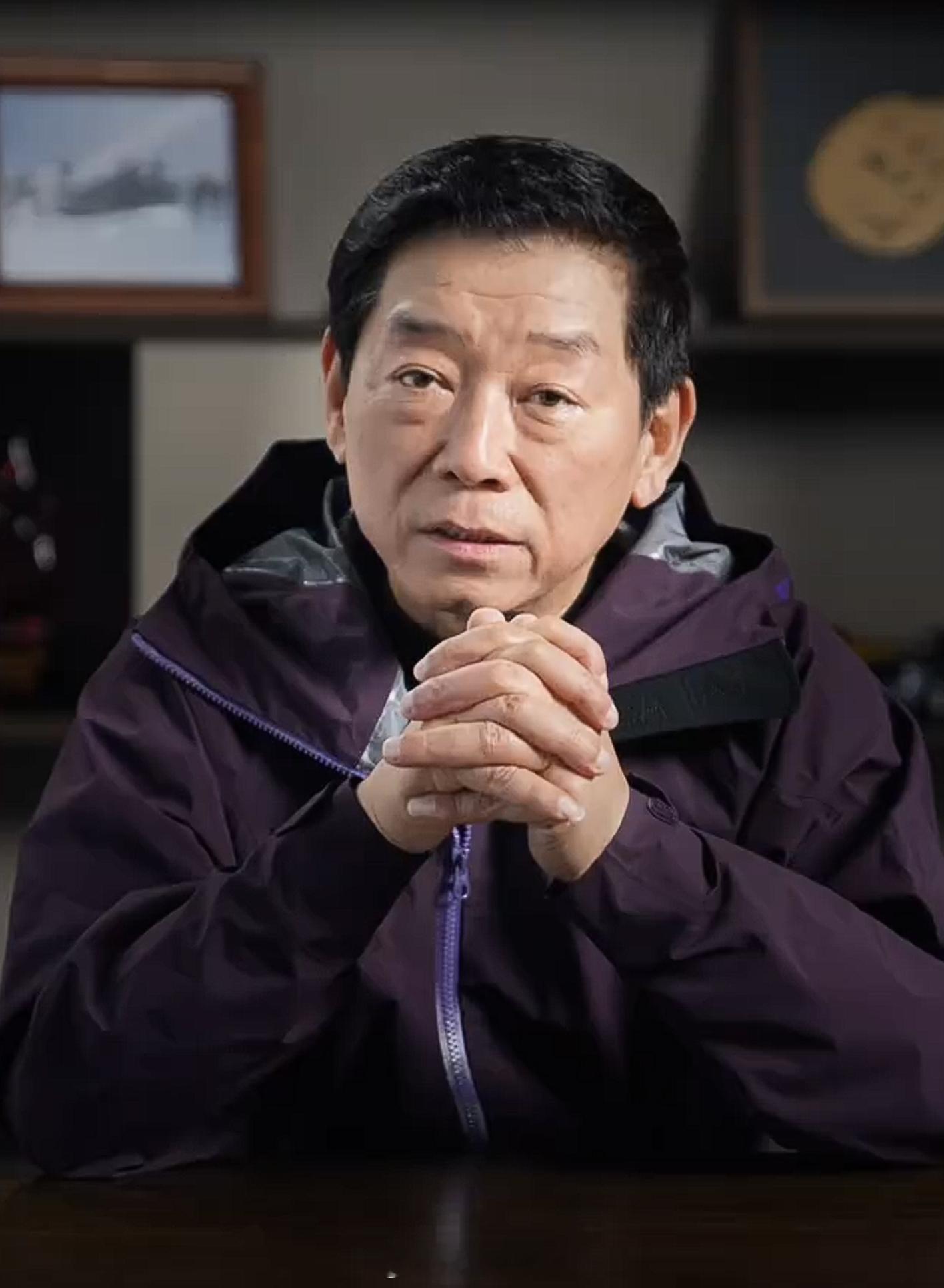 魏建军一直是商业大佬的代名词，但这次他却用实际行动证明，硬汉也可以有柔情！他特意