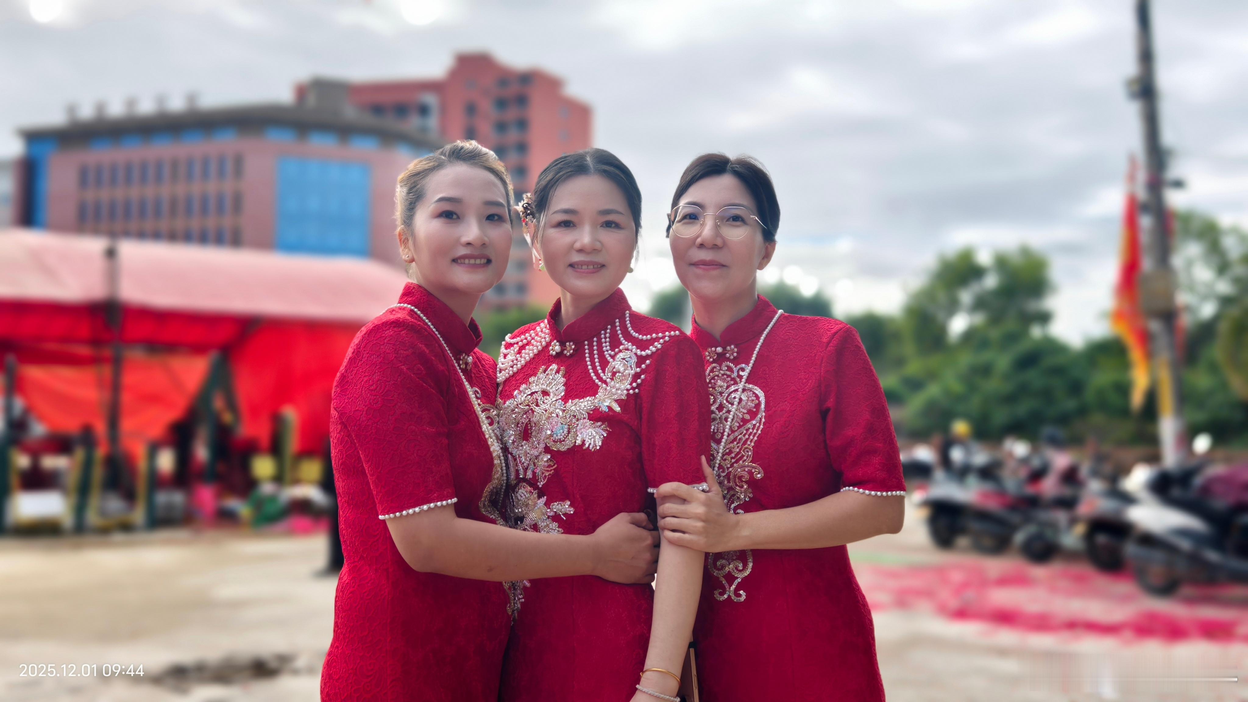 娘家祠堂入伙，外嫁女回娘家，断网了两天。 