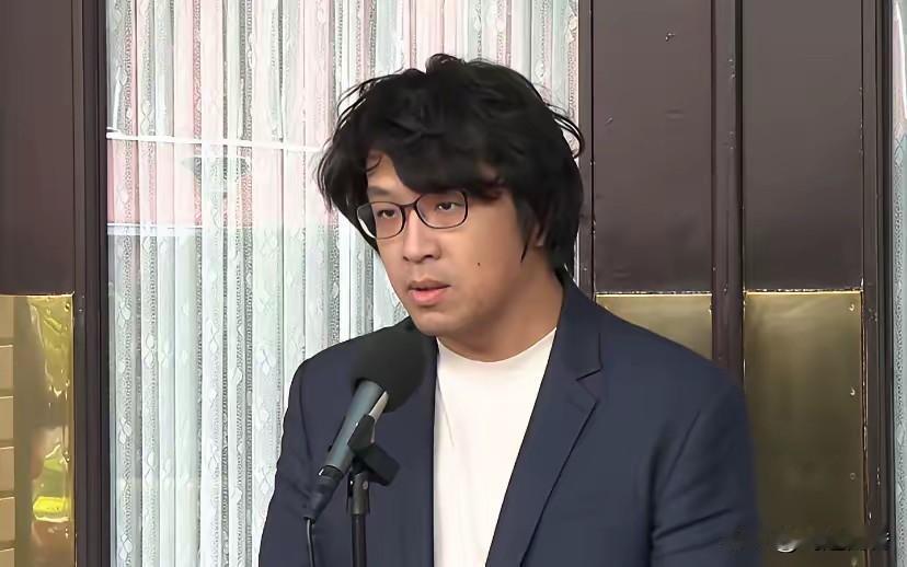 这货还在嘴硬，民进党籍“立委”沈伯洋从德国返回台北后，气焰十分嚣张的说：“德国之