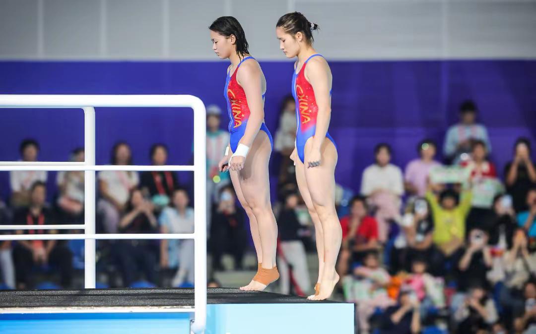 北京时间11月2日晚，广东省奥体中心游泳跳水馆吸引了全国跳水迷的关注，全运会开赛