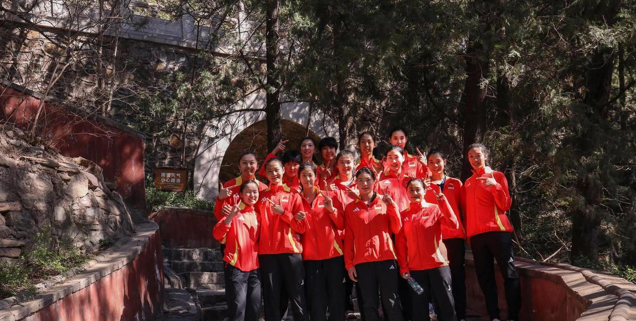 她是中国女排下一个张籽萱吗？

中国女排最新的集训视频一出来，就把大家的热情给点