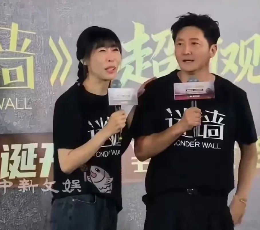 任素汐和郭京飞同框发言格外直白，任素汐坦言不爱突兀的爆发戏，偏爱内敛式演绎，认为