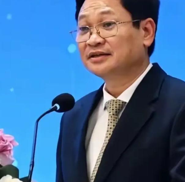 中越AI数字经济对话论坛上，香港深圳商会工业研究院院长杨欣公开提出：中越可以共建