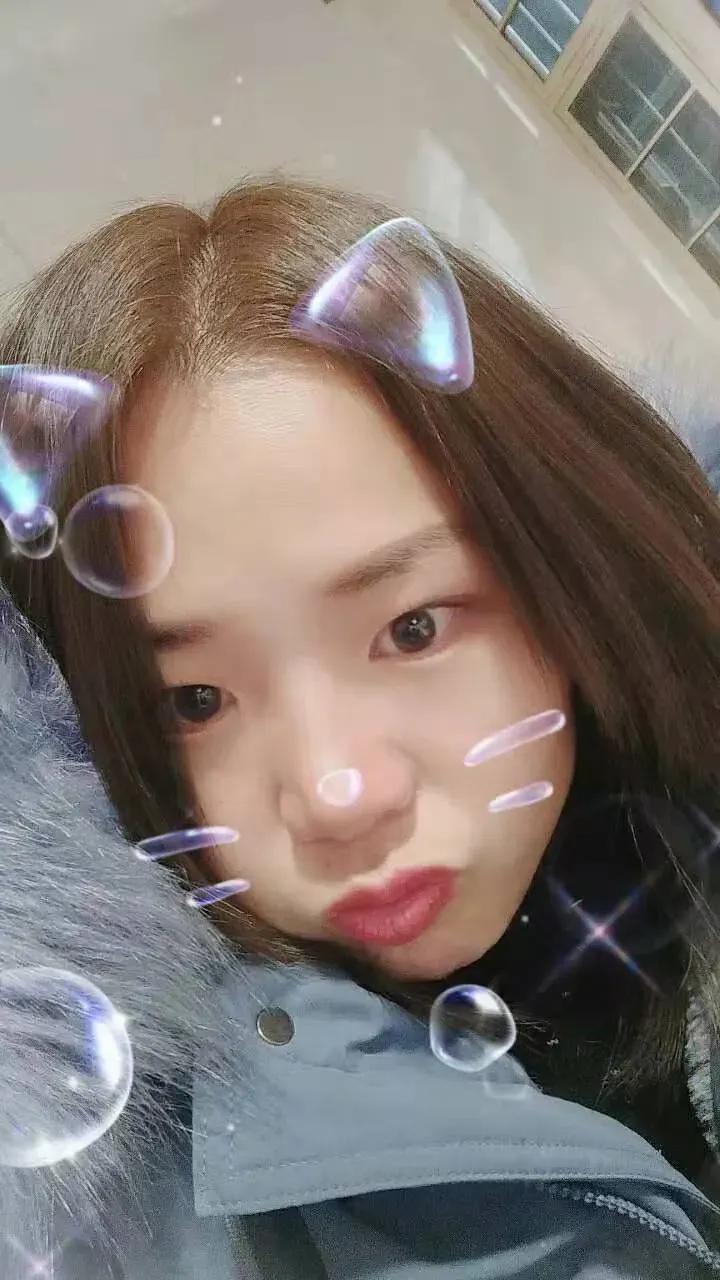 妹妹不理解，我爹当年为什么不同意她远嫁！
 
1998年，我18岁的妹妹高中毕业