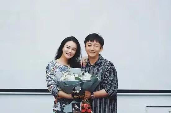 天啊！
原来邹市明早年拥有
体制内的正式编制，
贵州体工大队的岗位
能够给到他安