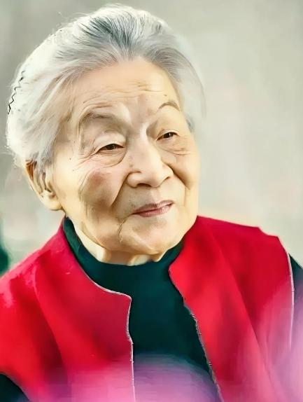 杨绛先生说：“长期指责打压家人的人，不是蠢就是坏，真正的蠢和坏就是那种，整天在家