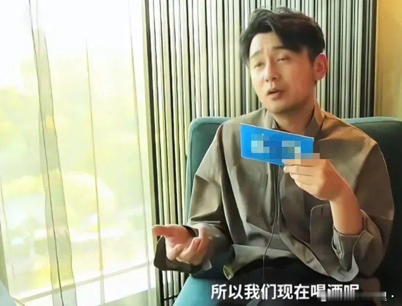 快要被雷佳音和郭京飞笑死了！6月10日，一段采访里，雷佳音不仅将自己与郭京飞喝醉