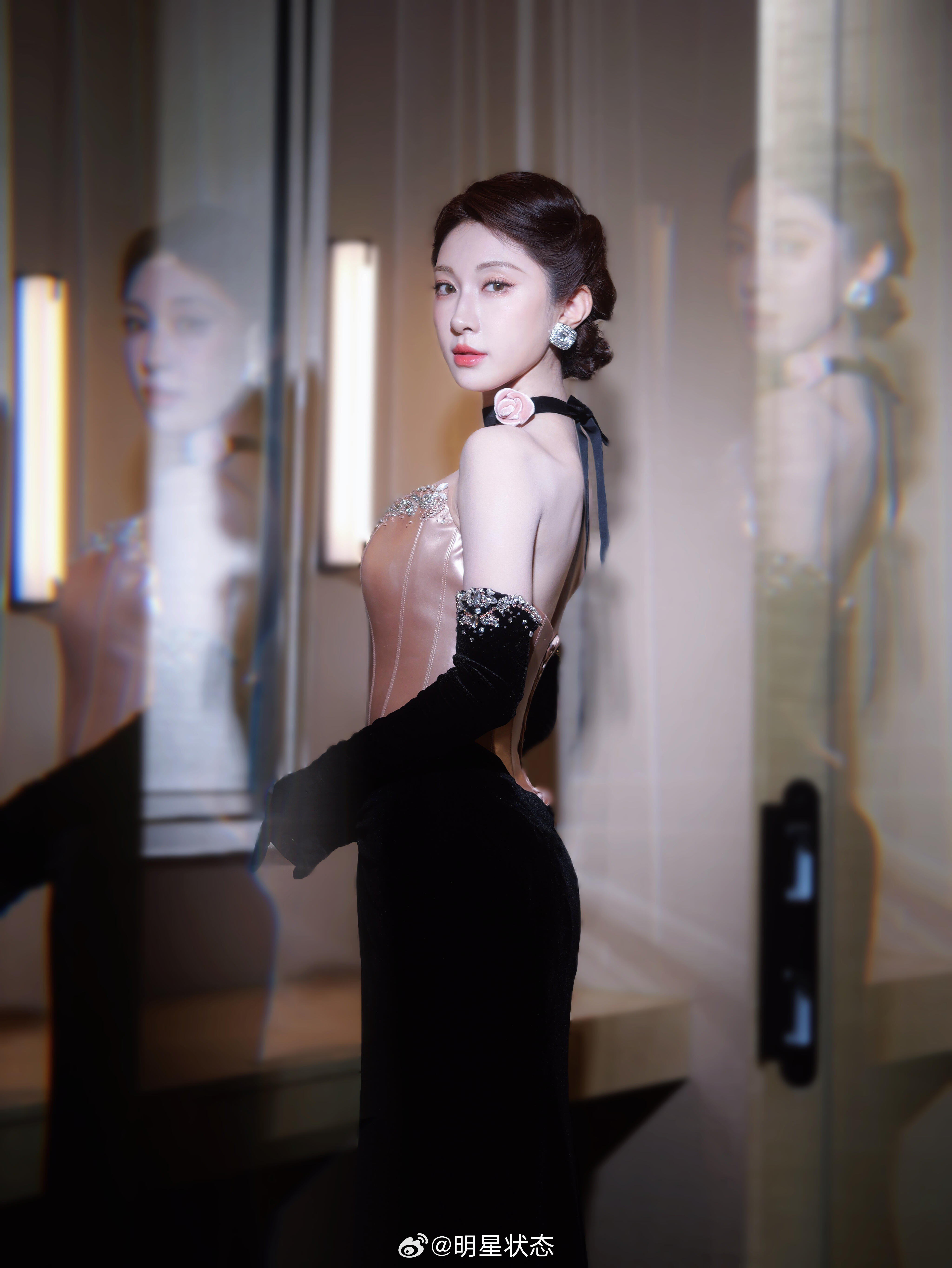 张小婉太美了 