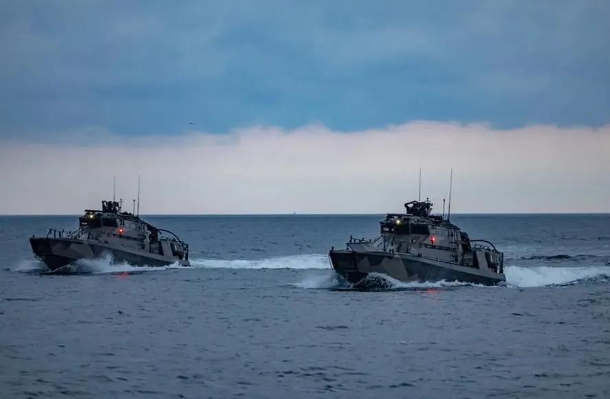 美国总统老特向北约的欧洲盟友呼唤，赶紧派军舰到霍尔木兹海峡，但是没有人答应。不过