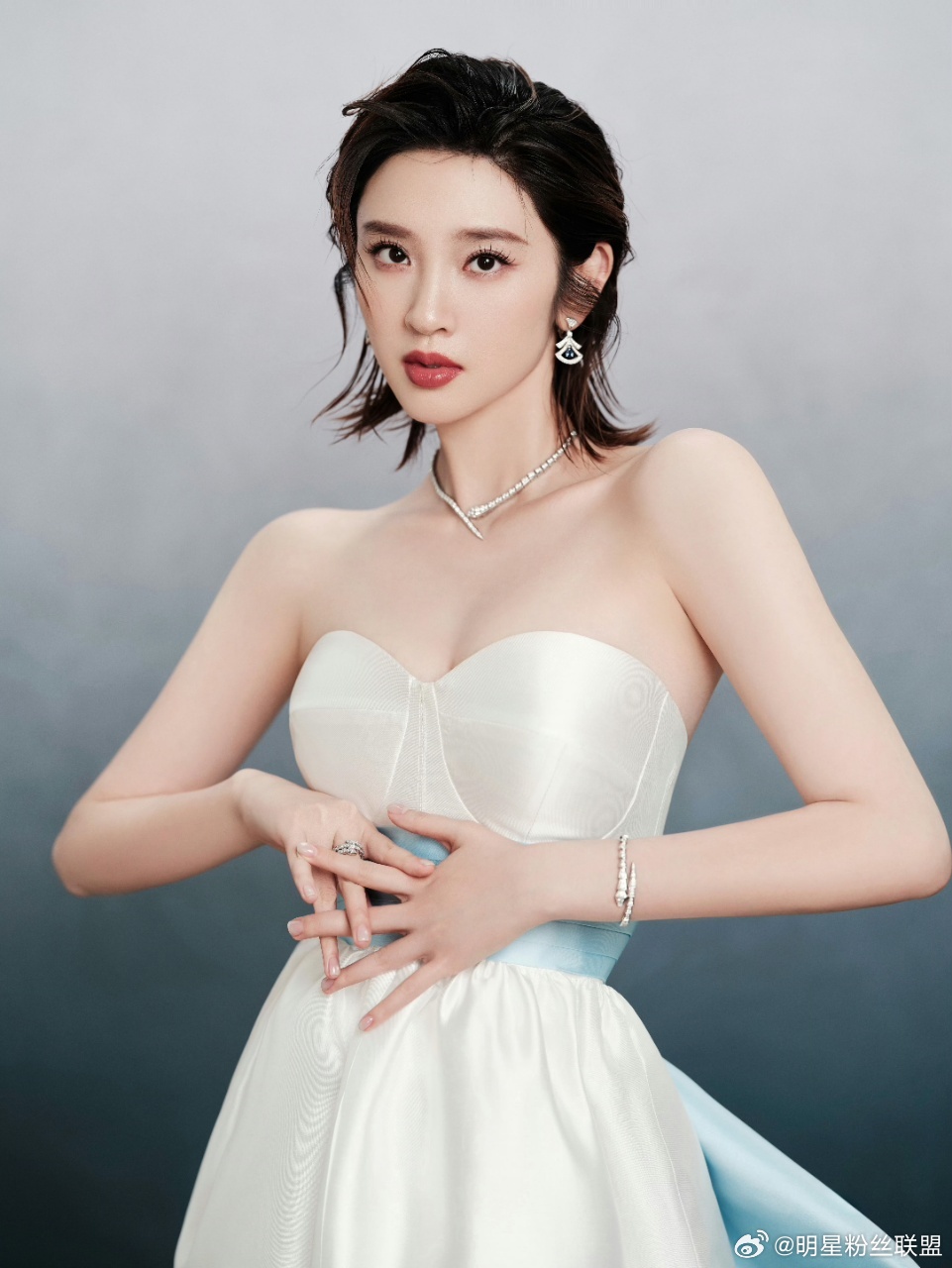 唐艺昕加盟乘风心情很曼妙都让让祺贵人也回宫了 唐艺昕终于来参加乘风了！剪影一释出