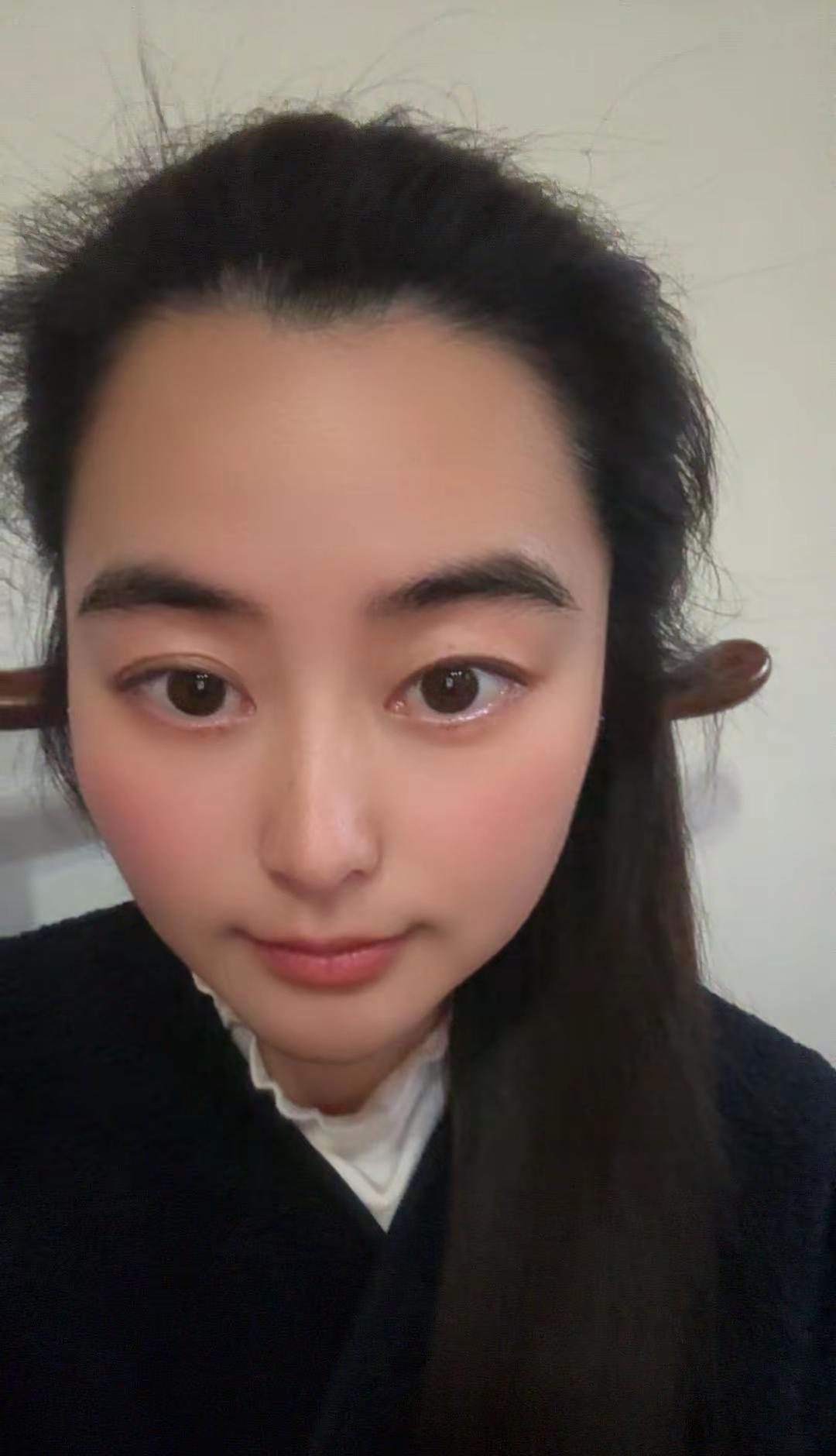 不求被爱，只求能被善待