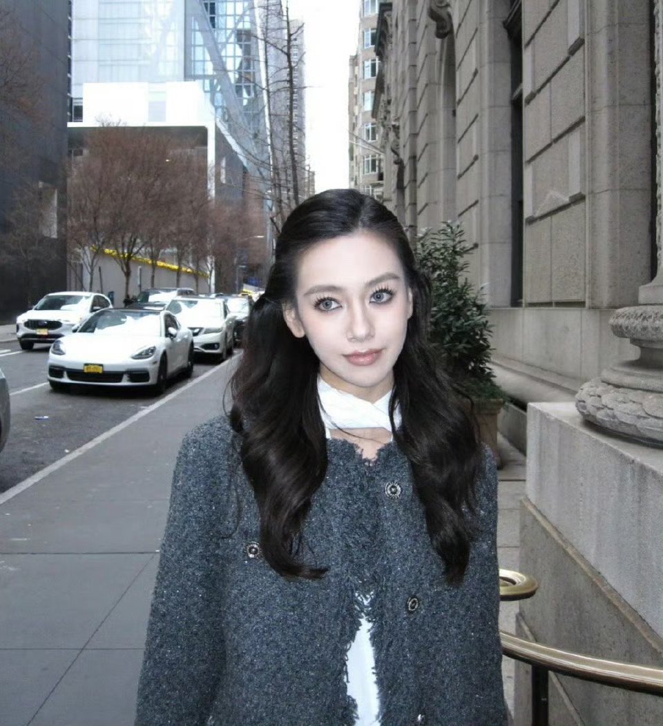 我发现所有的混血网红随便化个妆就可以很像Angelababy ​ ​​​