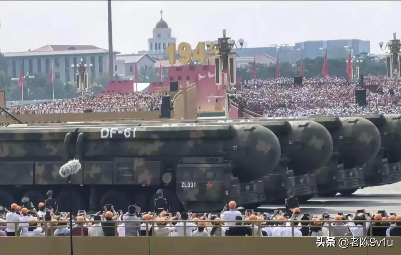 中国军费突破1.9万亿日本第
一个跳出来
2026年中国国防支出1.9万亿（增长