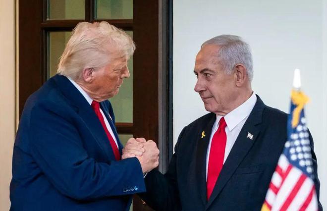 笑不活！特朗普打伊朗想冲中期选举，结果支持率跌成过山车！
 
特朗普这波操作堪称