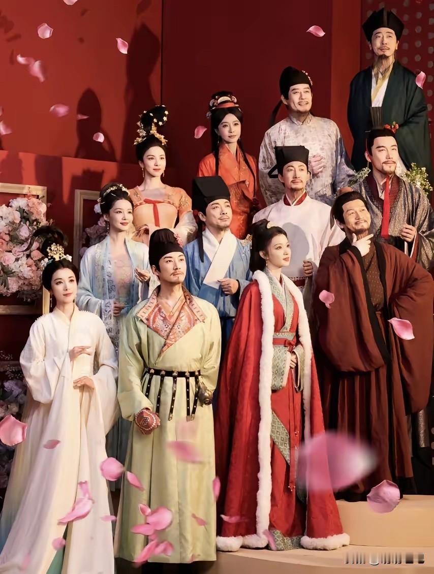 不是我说，
2026的央妈春晚，
不知道是哪个天才想出来的，十二花神真的太好看了