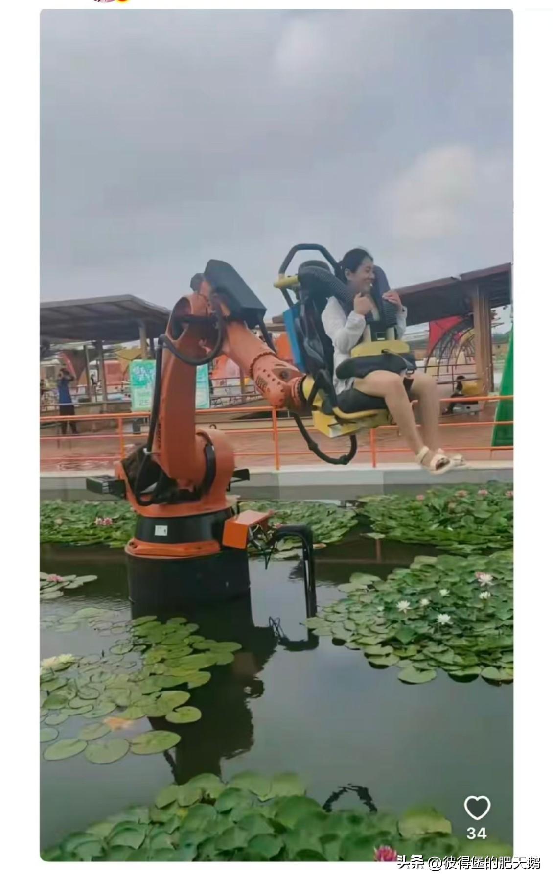 六轴机械臂自己也没想到，再就业居然是以这种形式。[笑哭][笑哭][笑哭]