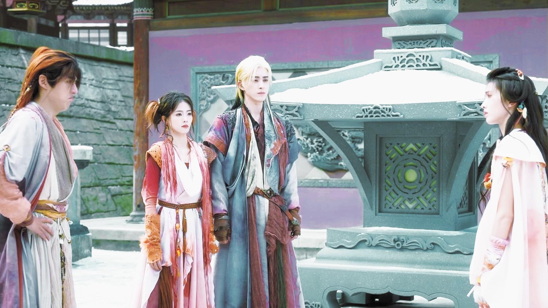 被这两只偷偷贴贴打暗号的小狐狸萌晕 