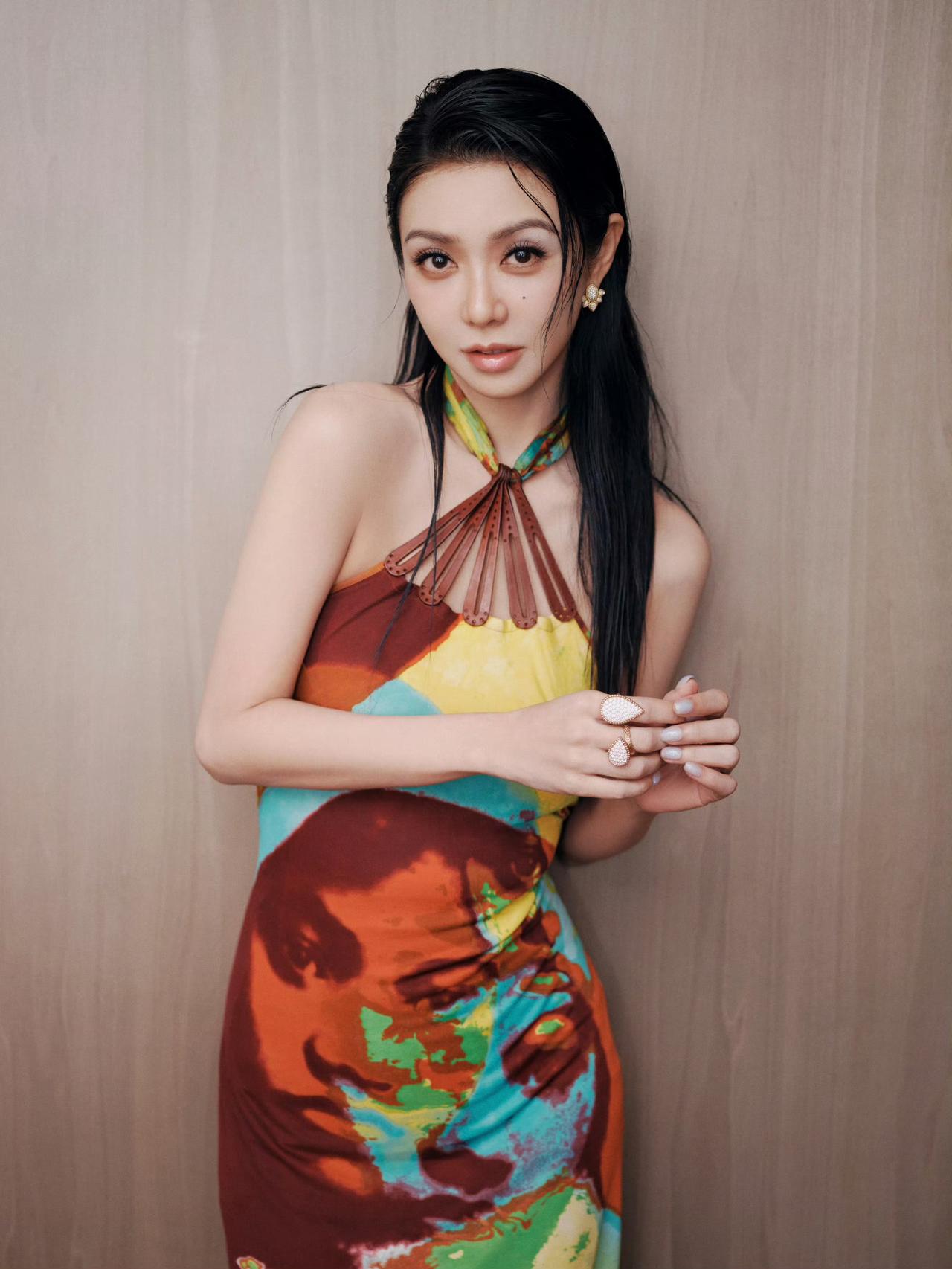 薛凯琪如何拍出户外氛围感美女?