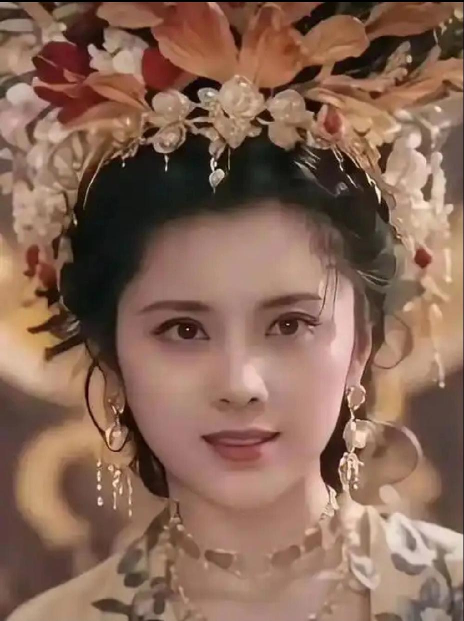 美人卷珠帘，
深坐颦蛾眉。
但见泪痕湿，
不知心恨谁。
三藏，你糊涂啊！