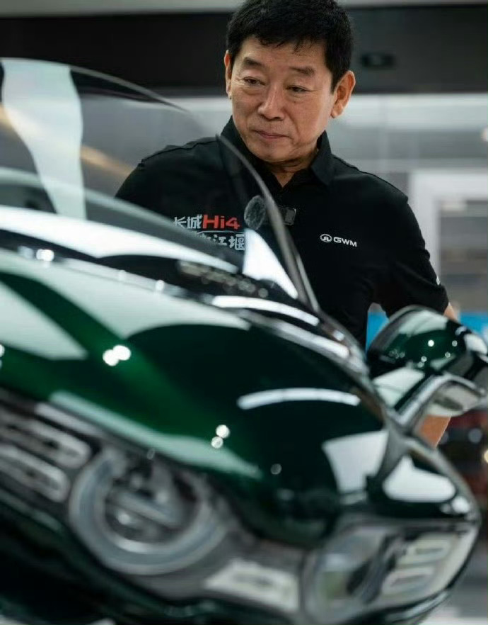 “保定车神”亲自下场验性能，自研3.0T发动机破技术壁垒，对车的偏执与对用户的洞