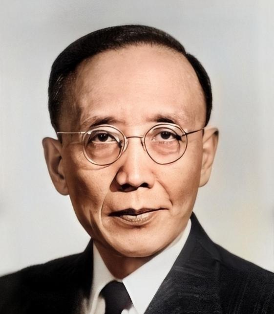 1978年，郭沫若因病去世不久，他妻子于立群突然自缢身亡。原来，她在整理丈夫遗物