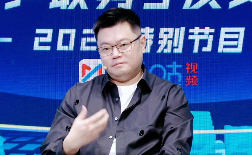 为什么孙颖莎保持世界第一200周非常不容易？
今晚侯英超说了实话！

他说：
我