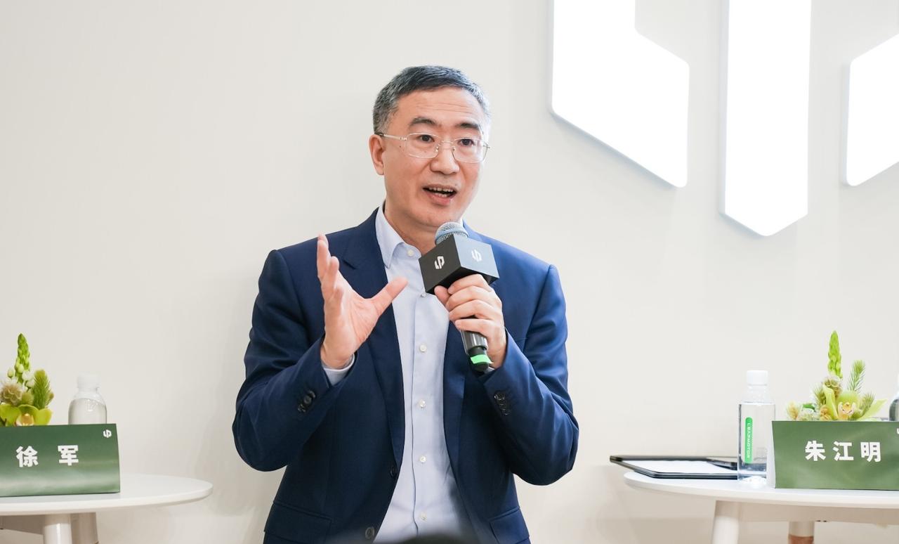 北京车展上，一台12万的车装了激光雷达。零跑Lafa5 Ultra，11.88万